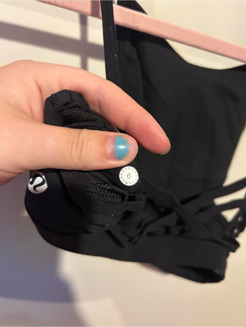 Lululemon twist to reach bra - Picture 5 of 5